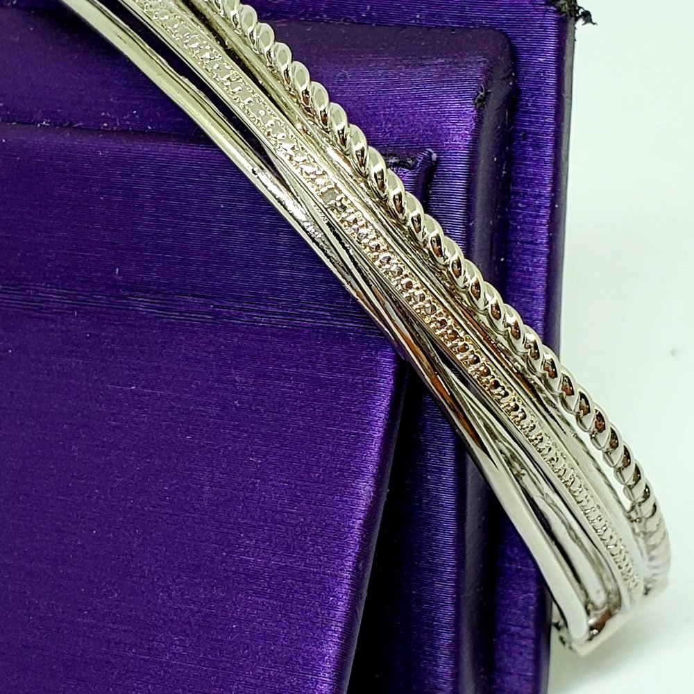 Polished Silver Oval Hinged Dressy Bangle Bracelet